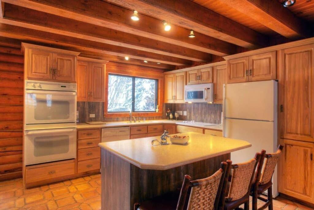 Log Cabin On The Stream Sundance, Utah Exterior foto
