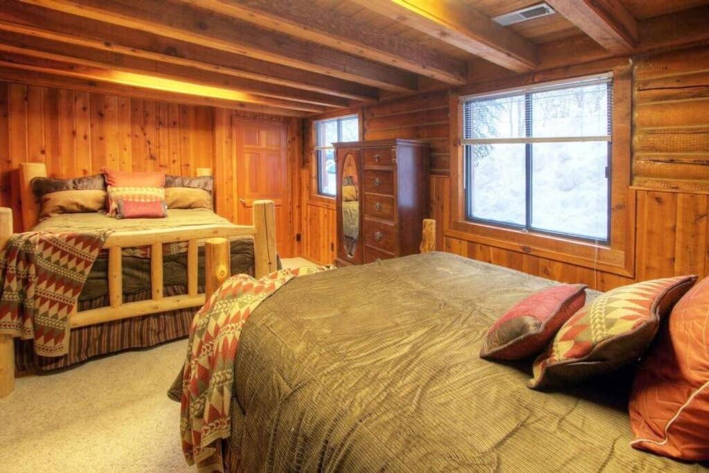 Log Cabin On The Stream Sundance, Utah Exterior foto